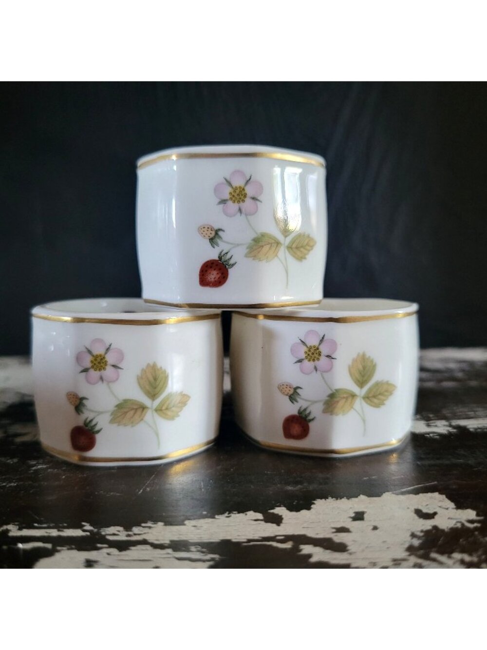 Vtg Wedgwood Wild Strawberry Bone China Napkin Rings Set Of 3 Made In England